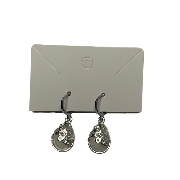 CarrotClassics Jewelry - Silver white earrings